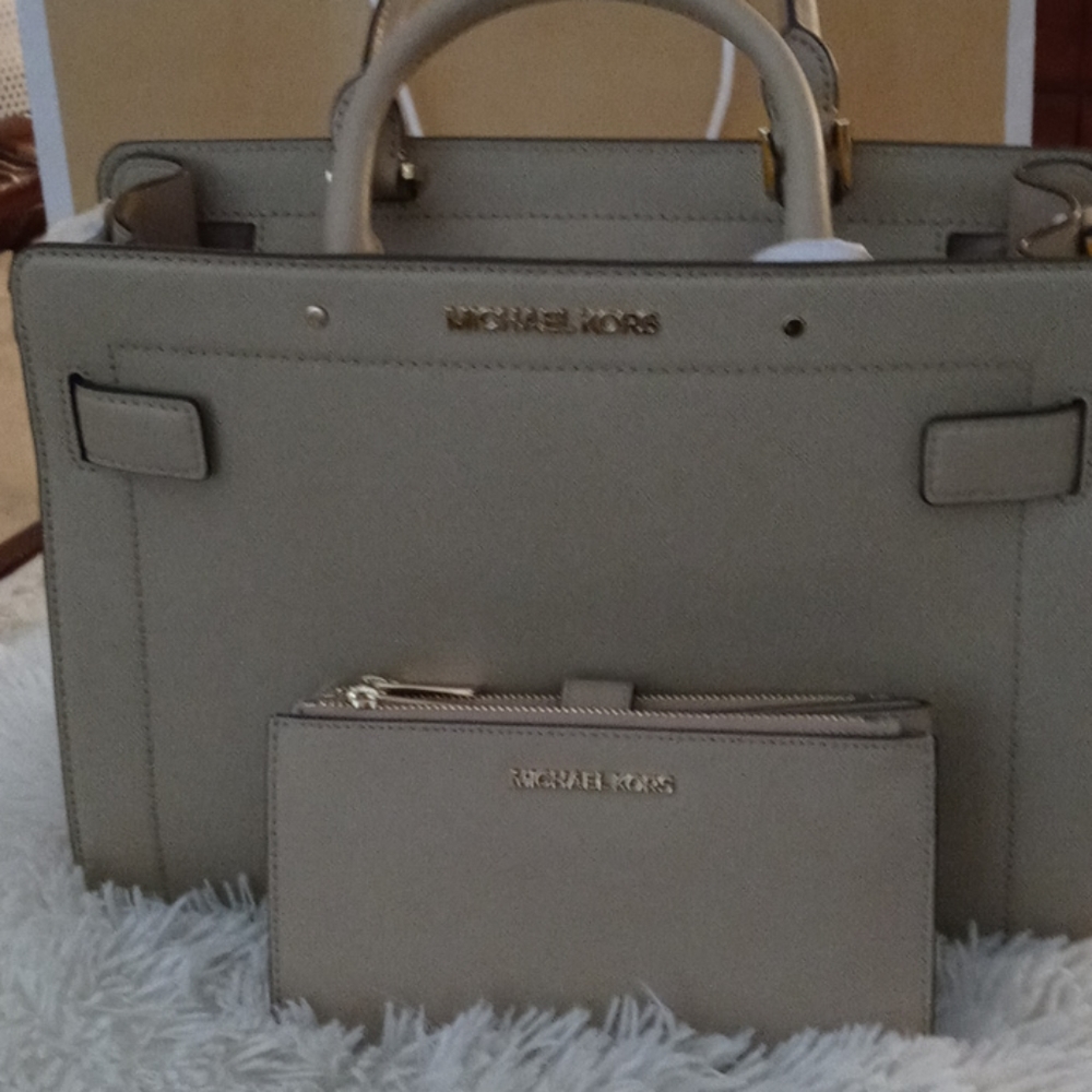 Michael Kors MD EW satchel and wallet